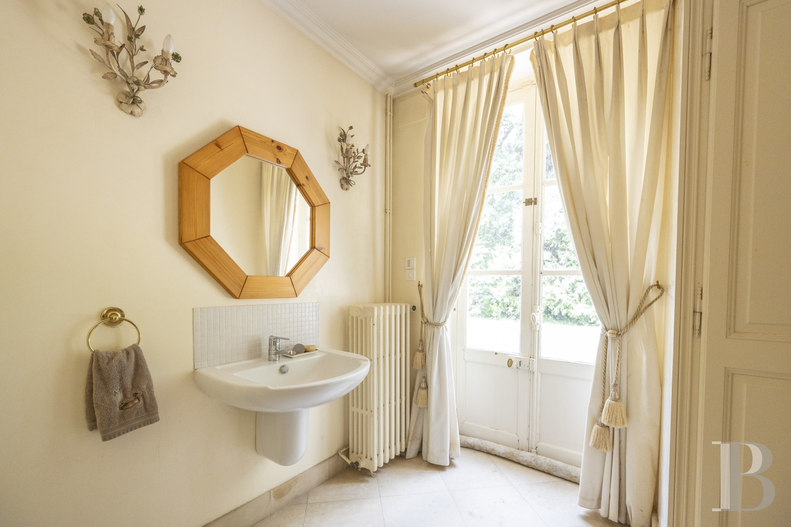 Au sud du Loiret, à Bonny-sur-Loire, un château d’inspiration Directoire entouré de bois - photo  n°21